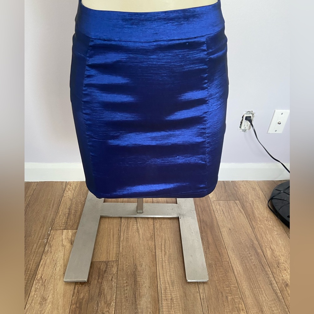 Electric blue skirt ⚡️
